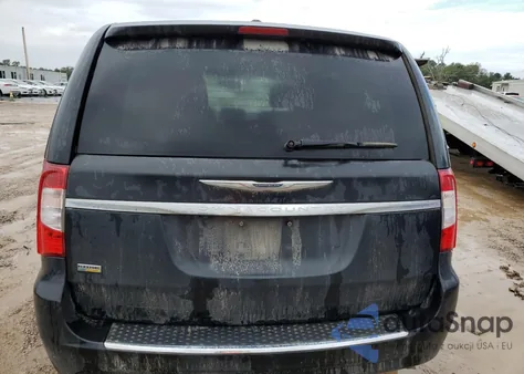 2016 Chrysler Town & Country Touring z USA, uszkodzony, nr VIN 2C4RC1BG2GR292913